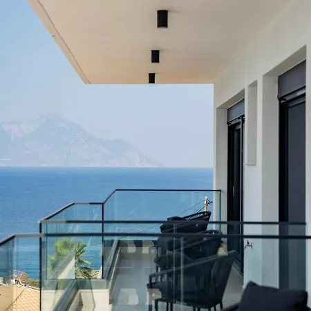 Alexandria Seaside Luxury In Kriaritsi *